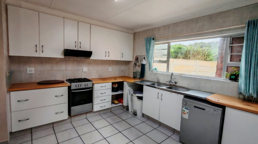 4 Bedroom Property for Sale in Riverside Western Cape